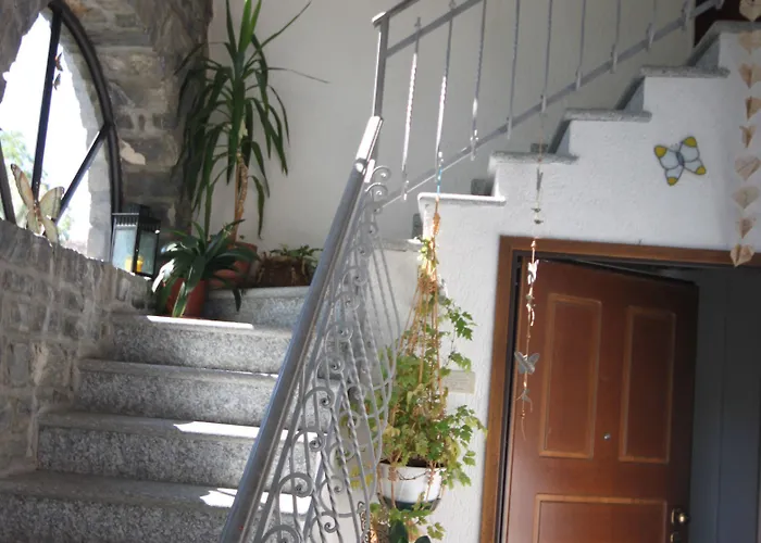 Balcone Fiorito Менаджо