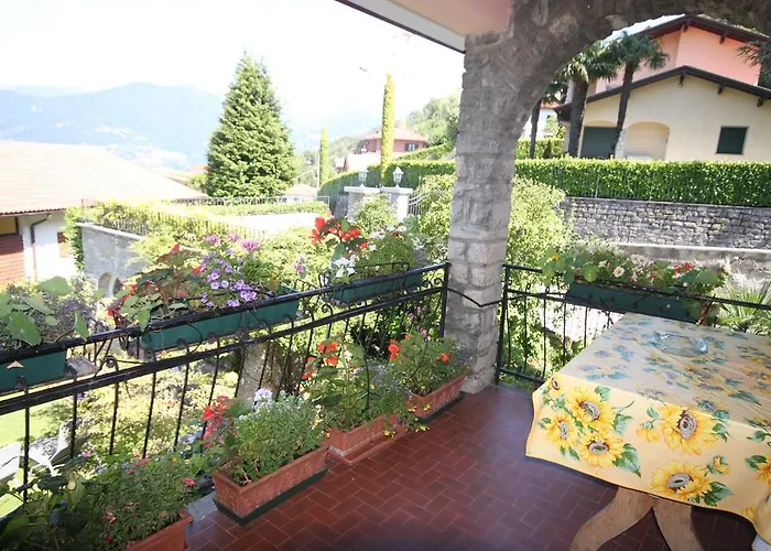 Balcone Fiorito 3* Менаджо